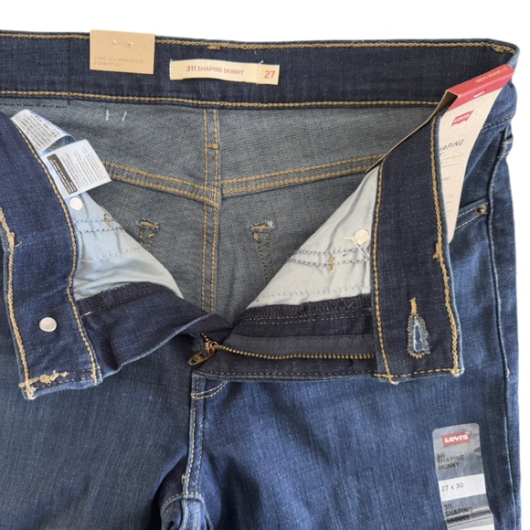 NWT Levi’s 311 Shaping Skinny Womens 27/30 size 4 - Picture 3 of 3